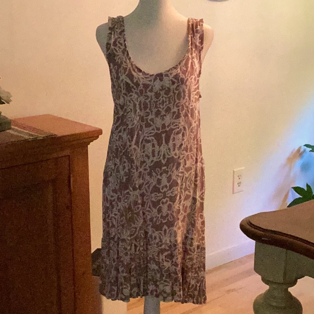 Blue Water rayon sundress, brown & white, size L. Ruffled bottom